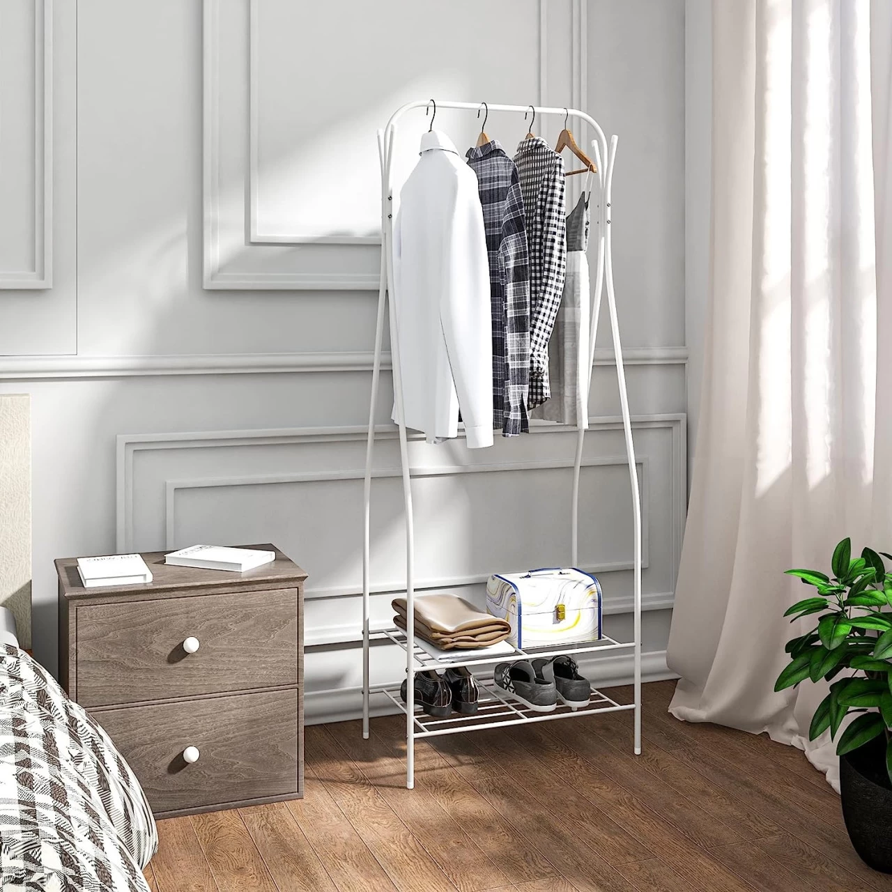 Kleiderständer Mit 2 Metallablagen Für Schuhe 2 Kleiderständer Mit 2 Metallablagen Für Schuhe – Bild 2