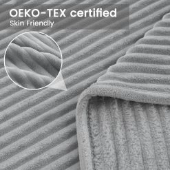 Kuscheldecke Flanell Flauschig, Sofadecke Mit Streifenmuster Für Bett Couch -Möbel Store Kuscheldecke Flanell 150x200 Flauschig Sofadecke mit Streifenmuster fur Bett Couch W0UTT0228 grau5 1280x1280
