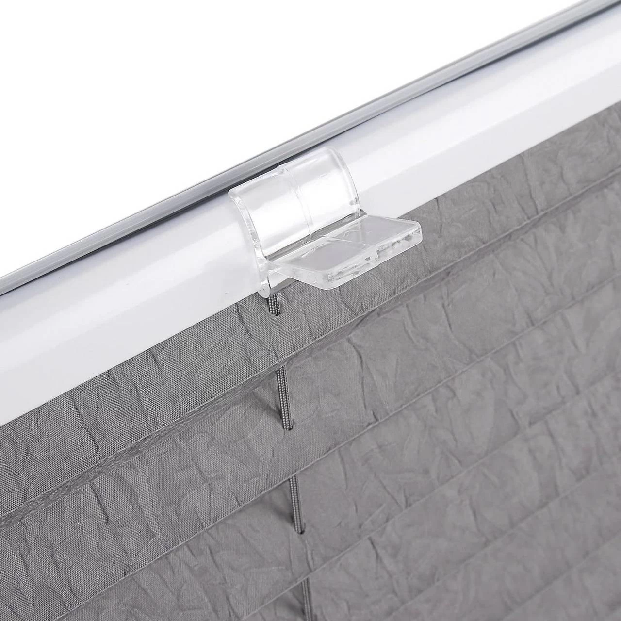 Plissee Klemmfix Verspannt In Crushed Optik Grau 2 Plissee Klemmfix Verspannt In Crushed Optik Grau – Bild 2