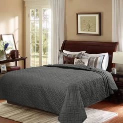 Tagesdecke Mit Geometrischem Muster